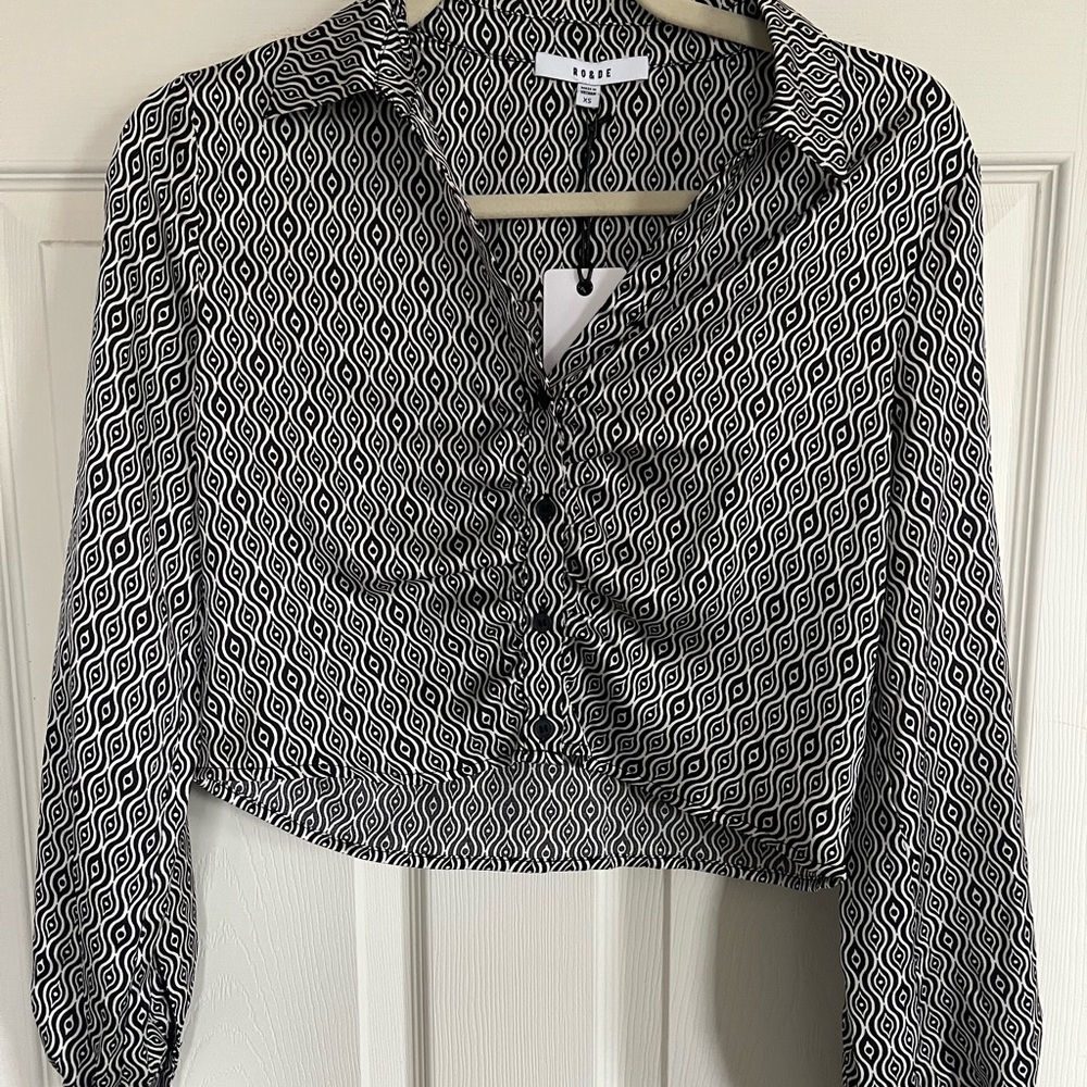 RO&DE Black & White Geometric Print Cropped Button-Up Shirt